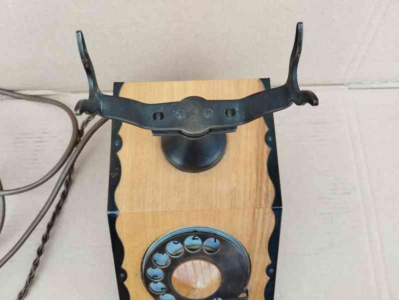 Starý telefon TESLA typ CS20, rok 1980  - foto 7