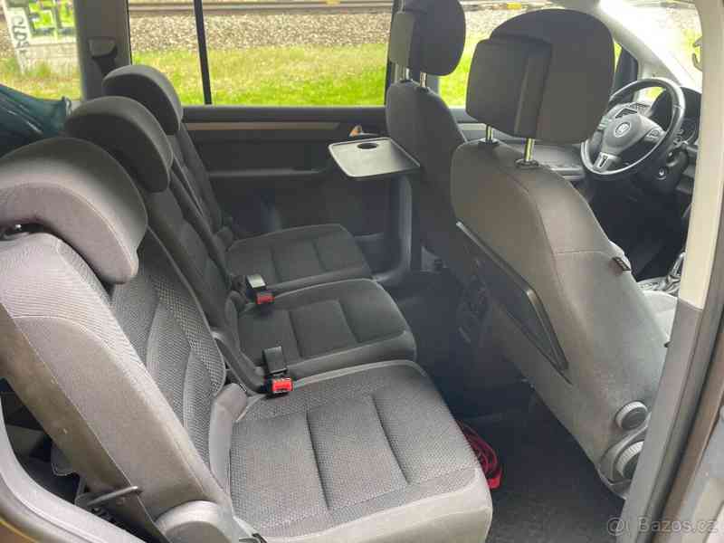 Volkswagen Touran 1,4   7 místný, automat, 2014 - foto 12