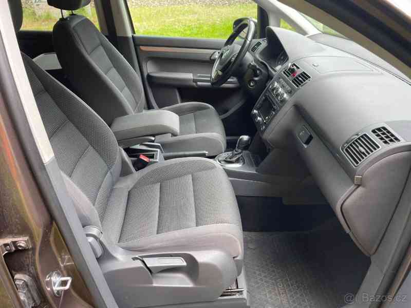 Volkswagen Touran 1,4   7 místný, automat, 2014 - foto 13