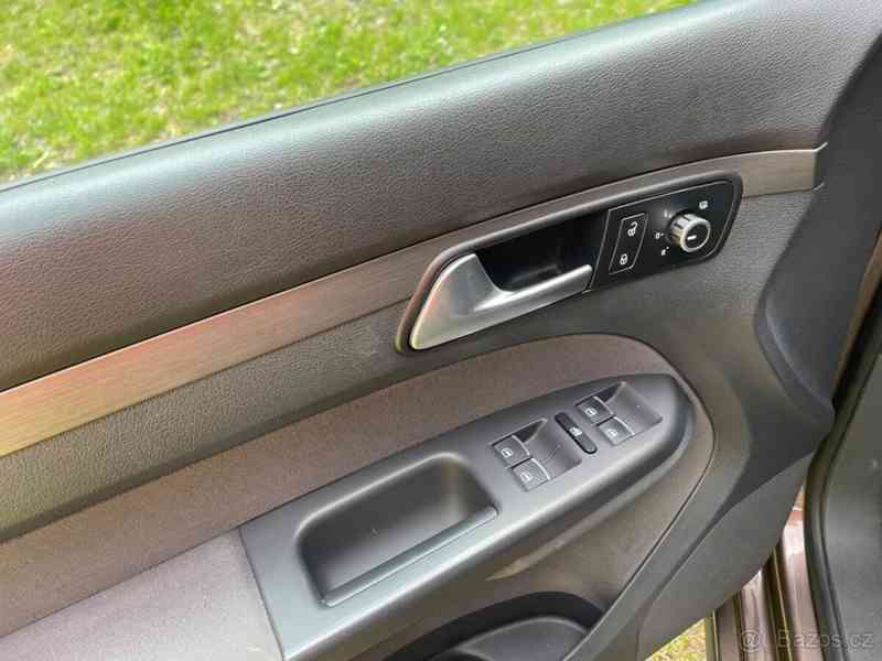 Volkswagen Touran 1,4   7 místný, automat, 2014 - foto 11