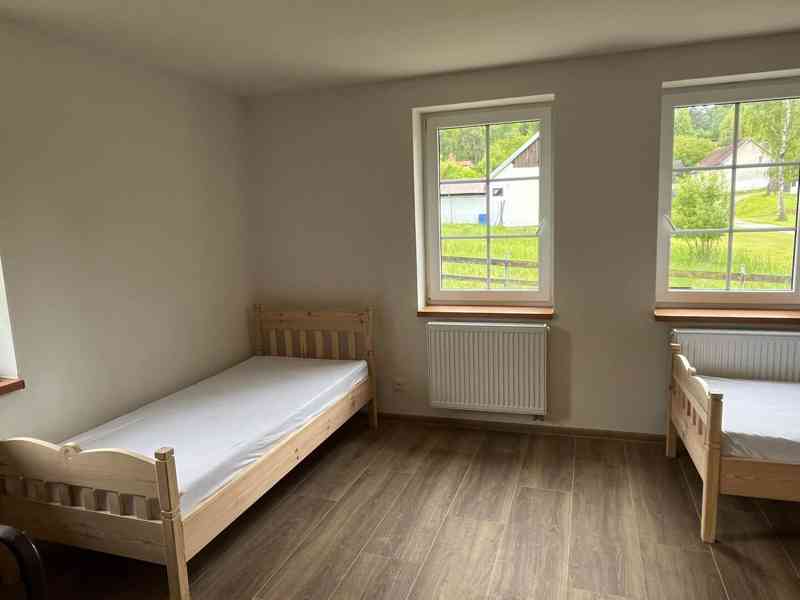 Nová rustikální postel - dřevěná. - foto 5
