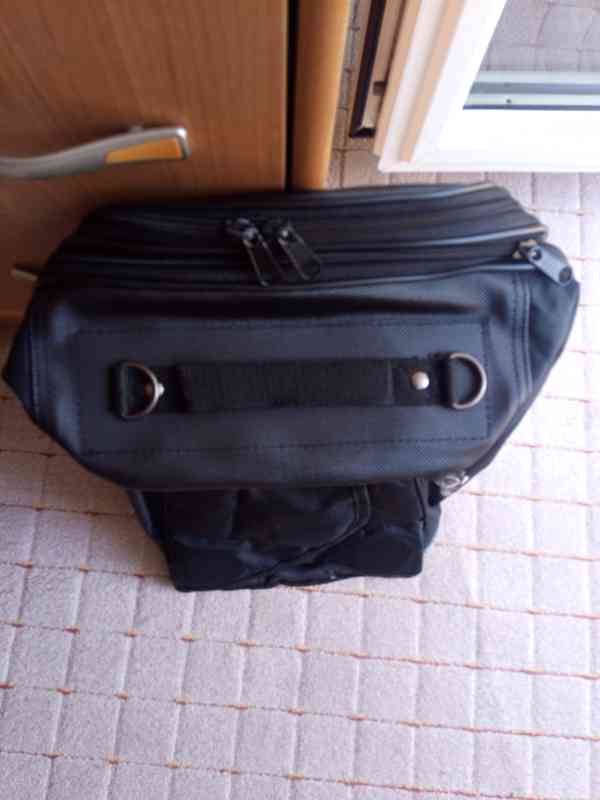 Magnetický batoh na nádrž motorky - foto 3