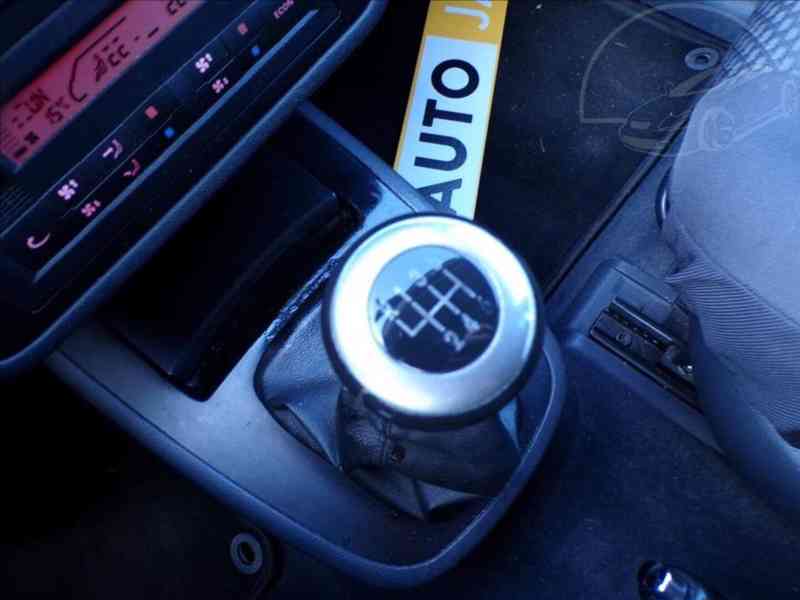 Seat Alhambra 2,0 TDI 7 MÍST,TAŽ.ZAŘ. - foto 7