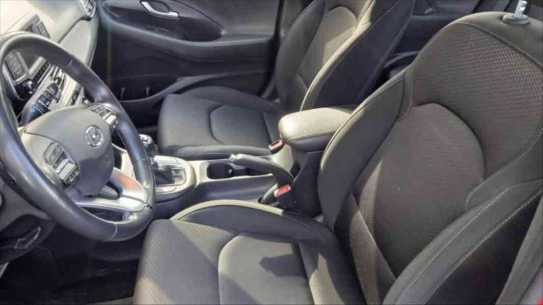 Hyundai i30 1,4 benzín /103kW, 1. majitel - foto 2