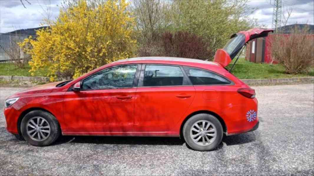 Hyundai i30 1,4 benzín /103kW, 1. majitel - foto 1