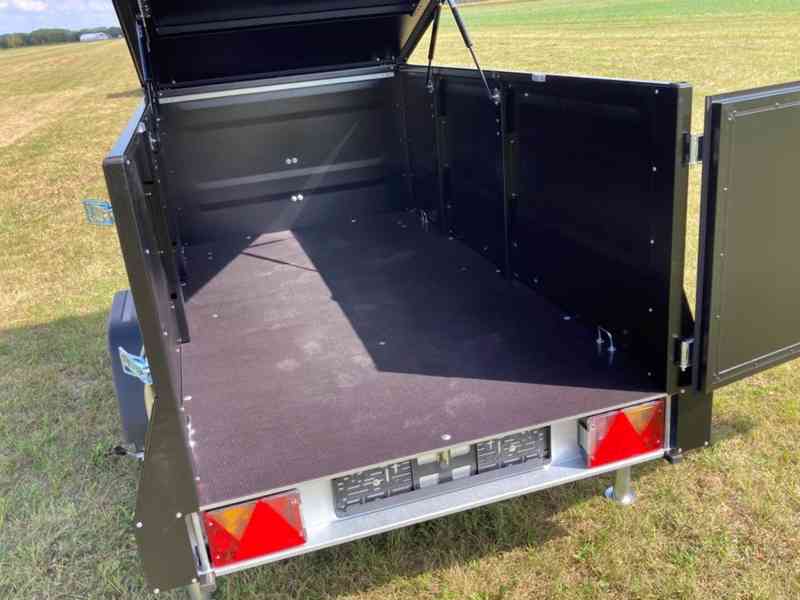 Přívěsný Vozík CAMPING Blackout s Nosičem na Stan Böckmann - foto 11