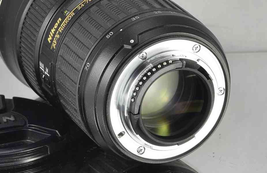 Nikon AF-S NIKKOR 24-70mm F/2.8 G ED **FX 1:2.8 - foto 6