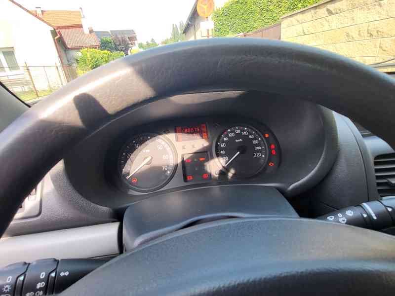 Renault Clio II, 1.5 DCI, 47 kW, 11/2007 - foto 5