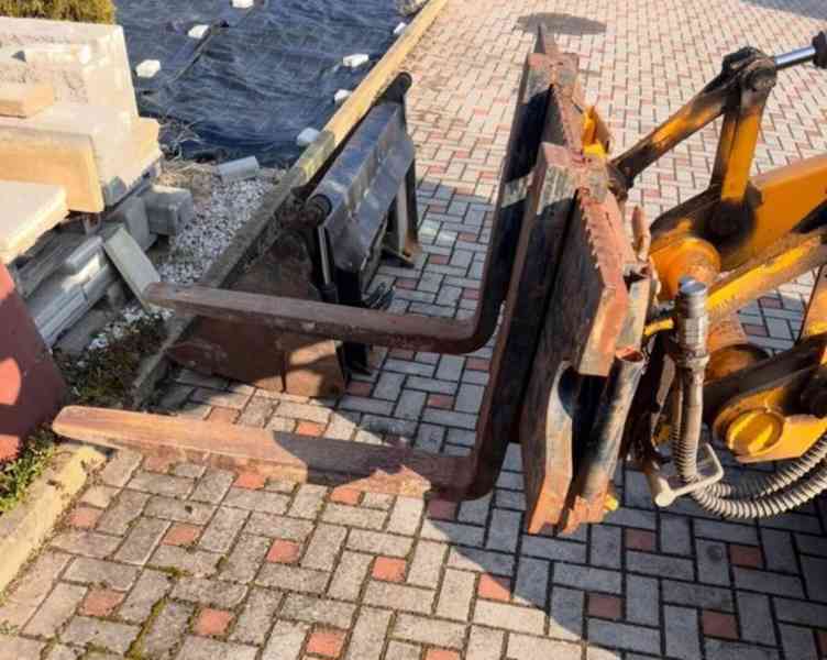 JCB 1CX SPZ 4lopaty vidle vývody 3t mini-traktorbagr - foto 5