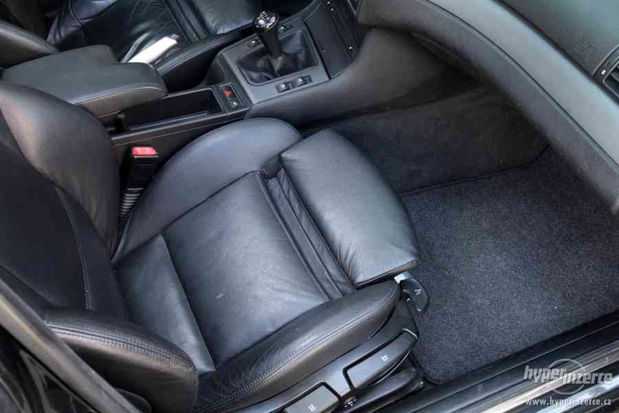 BMW E46 330i 170 kW sedan (2001): 17" alu, kůže, klima - foto 12