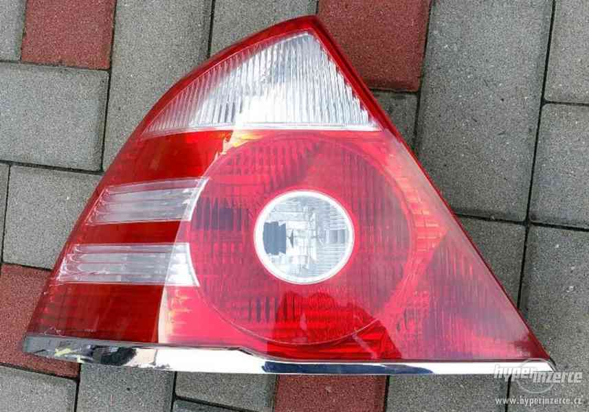 Levé zadní světlo Ford Mondeo MK3 - foto 1