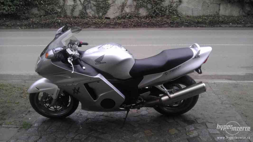 Honda CBR 1100XX Blackbird - foto 1