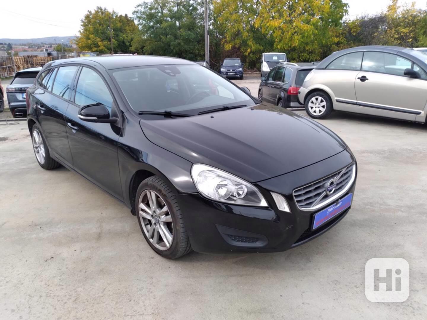 VOLVO V60 D3 2.0D MANUÁL,NAVI,AC, DPH - foto 1