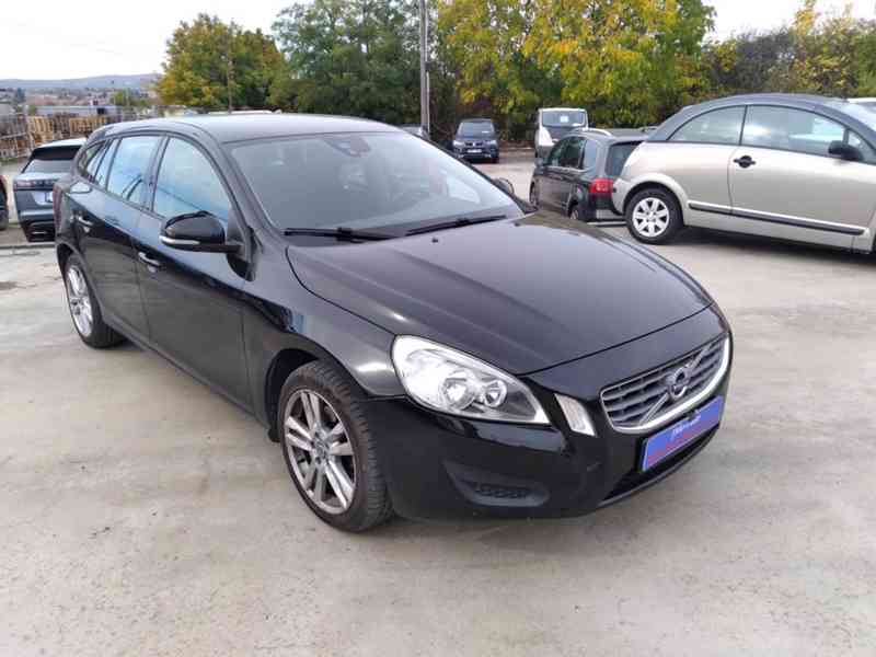 VOLVO V60 D3 2.0D MANUÁL,NAVI,AC, DPH - foto 1