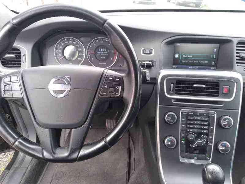 VOLVO V60 D3 2.0D MANUÁL,NAVI,AC, DPH - foto 25