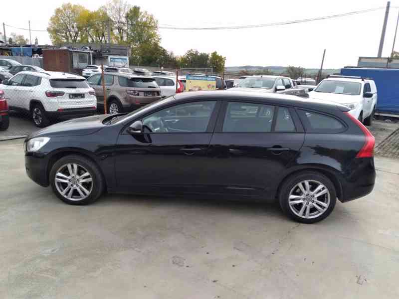 VOLVO V60 D3 2.0D MANUÁL,NAVI,AC, DPH - foto 4
