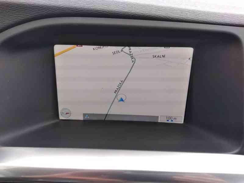 VOLVO V60 D3 2.0D MANUÁL,NAVI,AC, DPH - foto 22