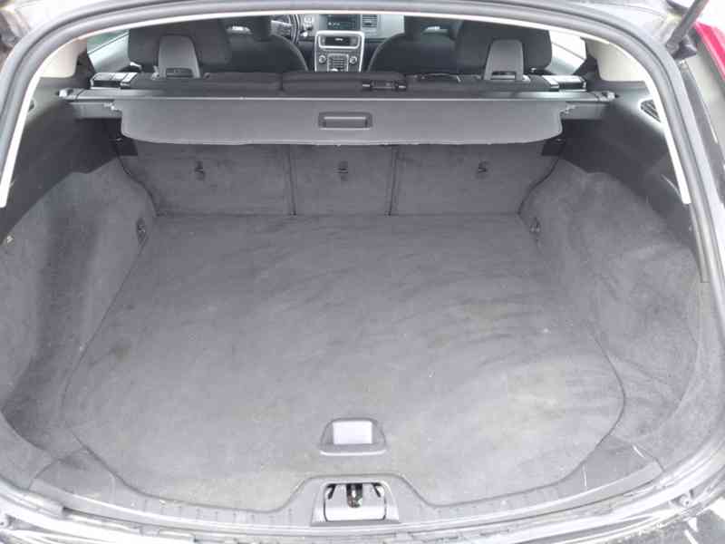 VOLVO V60 D3 2.0D MANUÁL,NAVI,AC, DPH - foto 27