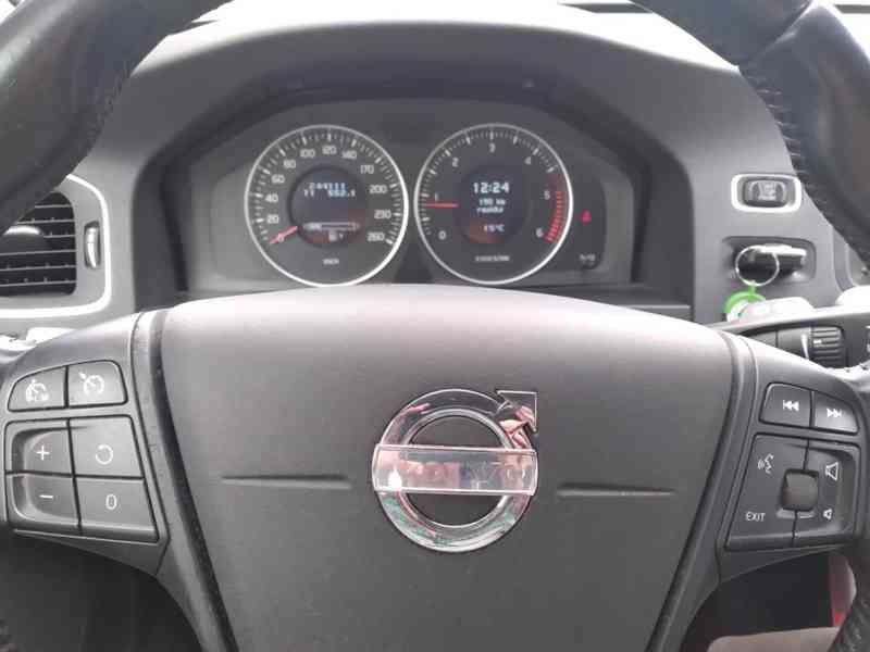 VOLVO V60 D3 2.0D MANUÁL,NAVI,AC, DPH - foto 19