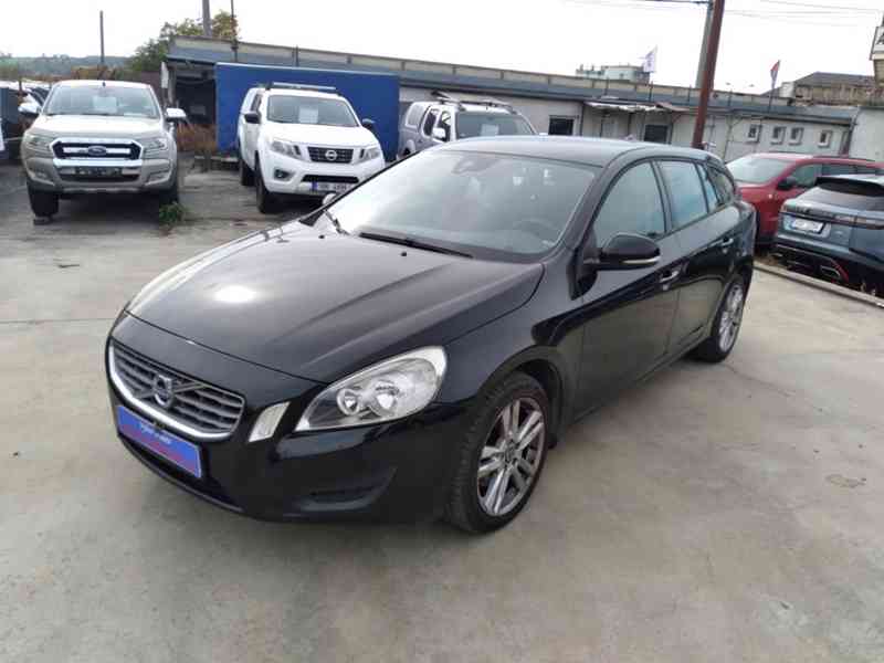 VOLVO V60 D3 2.0D MANUÁL,NAVI,AC, DPH - foto 3