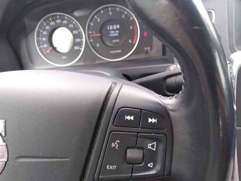 VOLVO V60 D3 2.0D MANUÁL,NAVI,AC, DPH - foto 21
