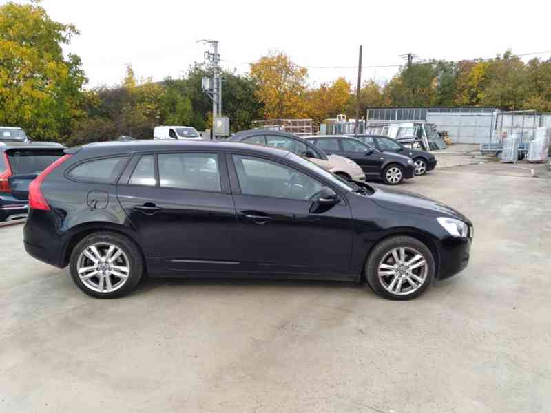VOLVO V60 D3 2.0D MANUÁL,NAVI,AC, DPH - foto 5