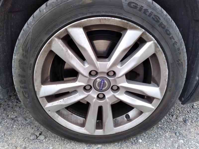 VOLVO V60 D3 2.0D MANUÁL,NAVI,AC, DPH - foto 39
