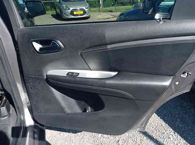 Fiat Freemont 2.0JTD 125kW/7míst/Výhřev/1Maj  - foto 24