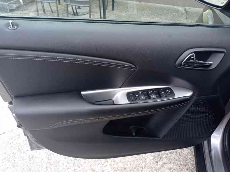 Fiat Freemont 2.0JTD 125kW/7míst/Výhřev/1Maj  - foto 10