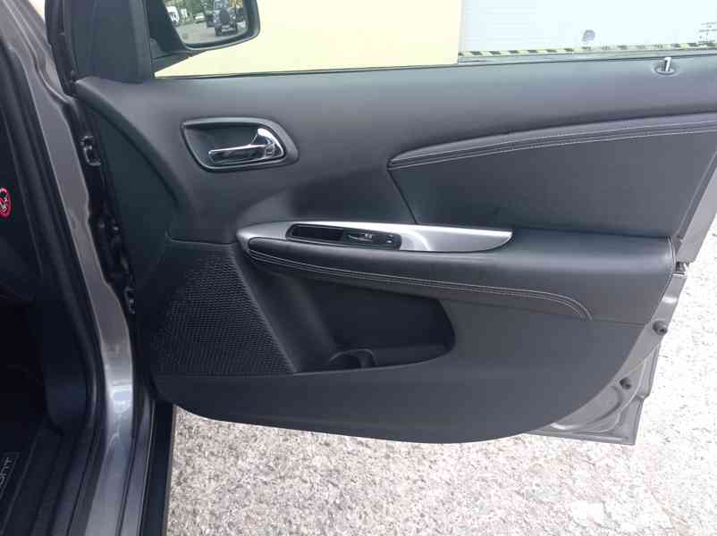 Fiat Freemont 2.0JTD 125kW/7míst/Výhřev/1Maj  - foto 27