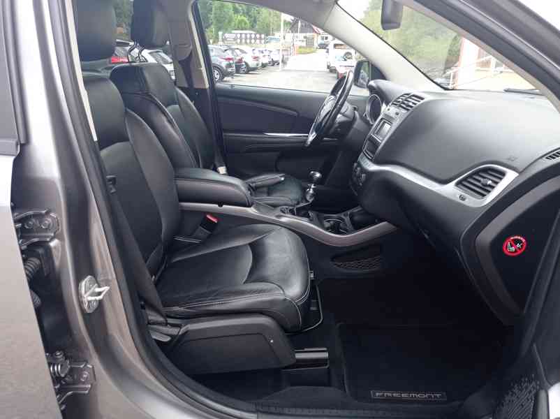 Fiat Freemont 2.0JTD 125kW/7míst/Výhřev/1Maj  - foto 25
