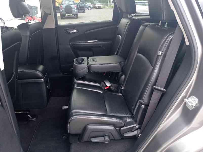 Fiat Freemont 2.0JTD 125kW/7míst/Výhřev/1Maj  - foto 14