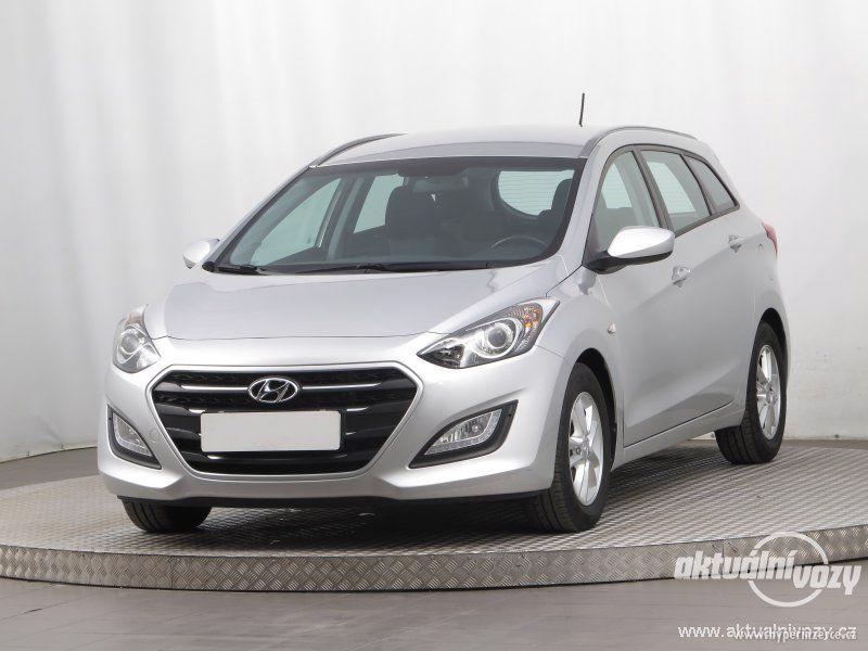 Hyundai i30 1.6, nafta, r.v. 2016 - foto 1
