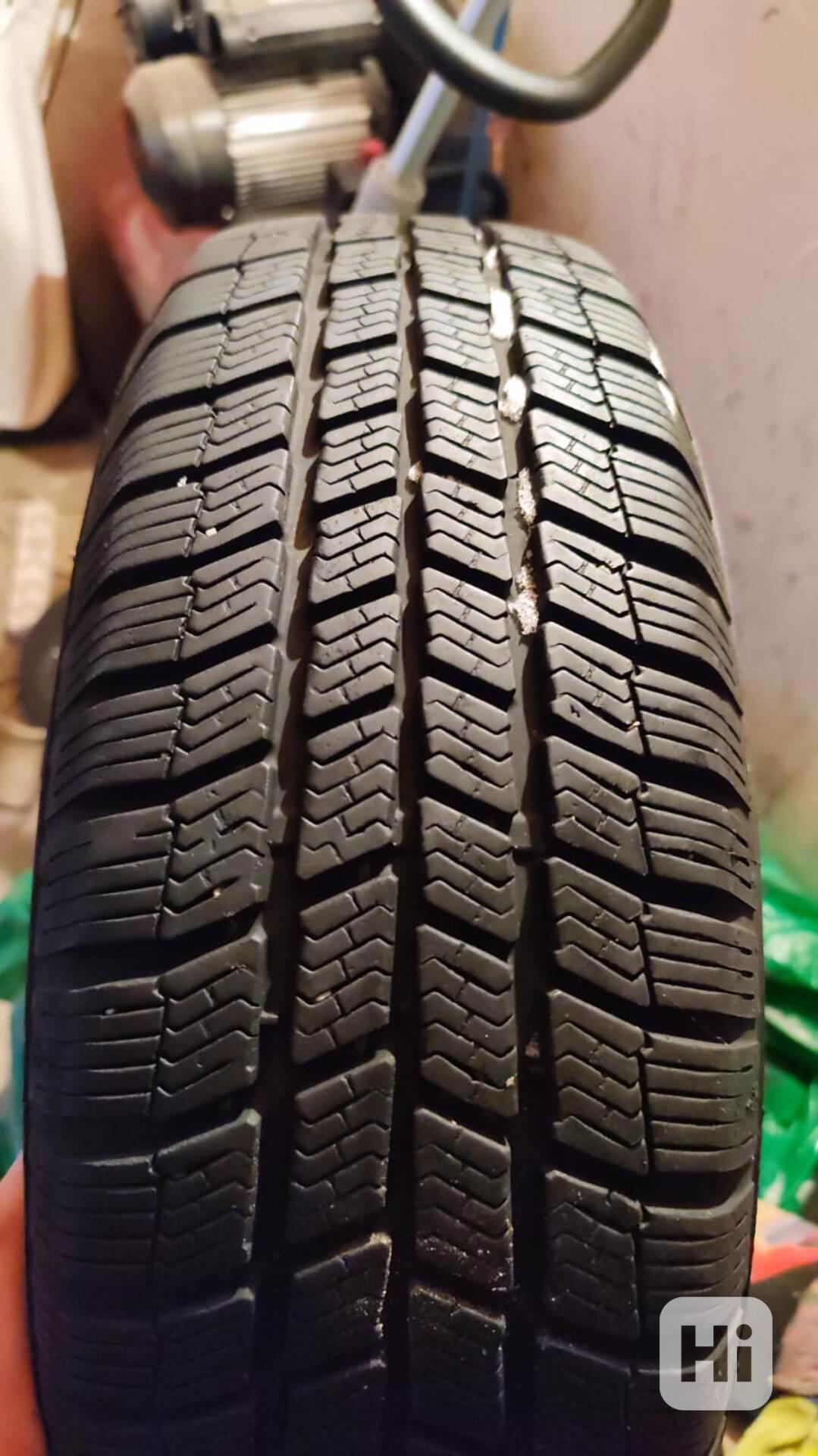 Zimní pneumatiky 185/70 R14 + disky - foto 1
