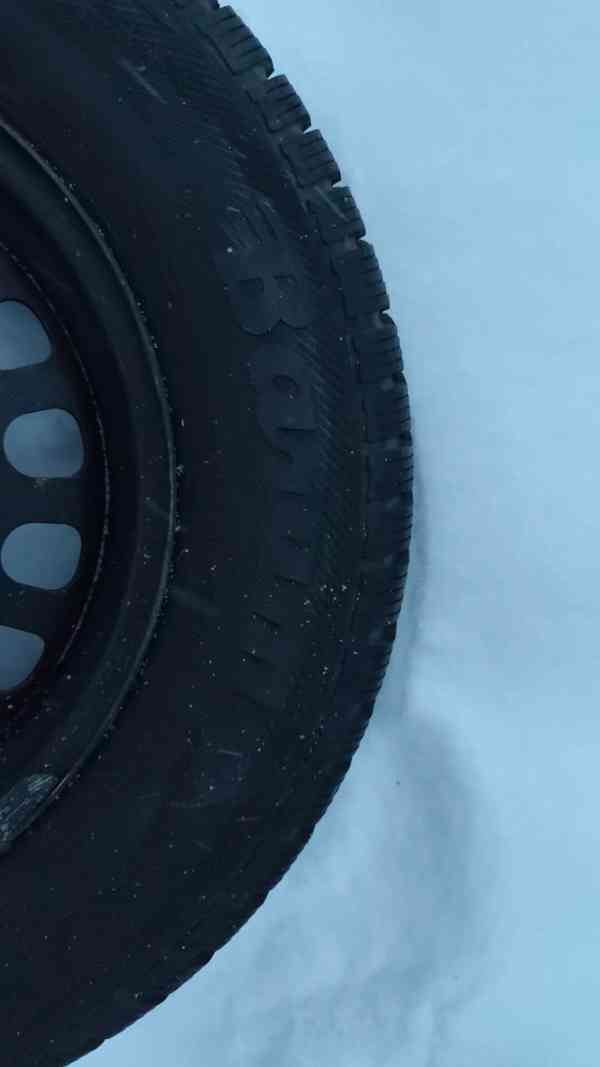 Zimní pneumatiky 185/70 R14 + disky - foto 3