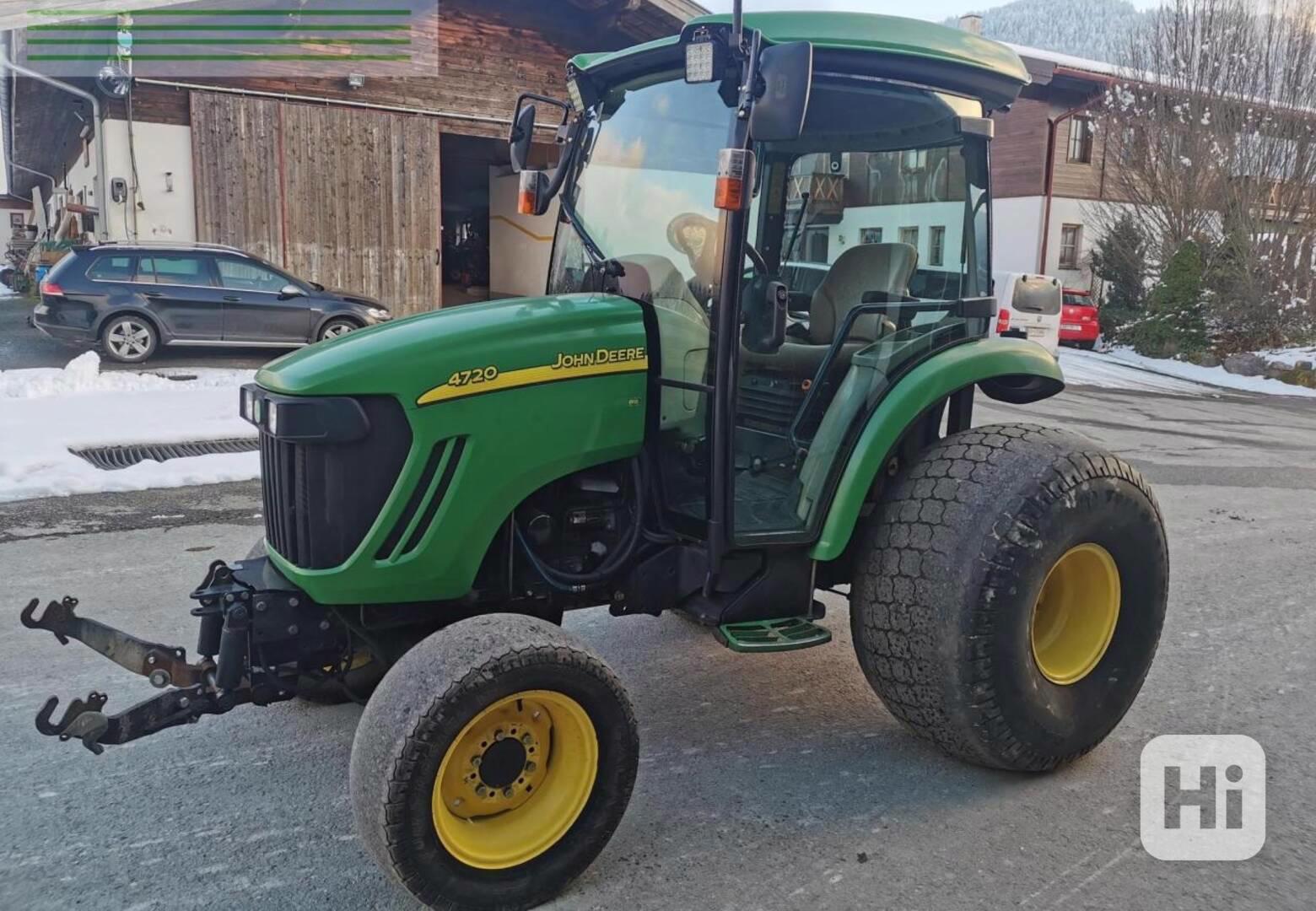 Traktor John Deere 4720 - foto 1