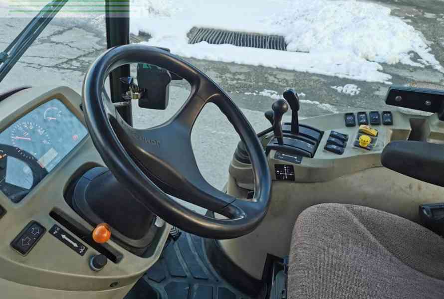 Traktor John Deere 4720 - foto 8
