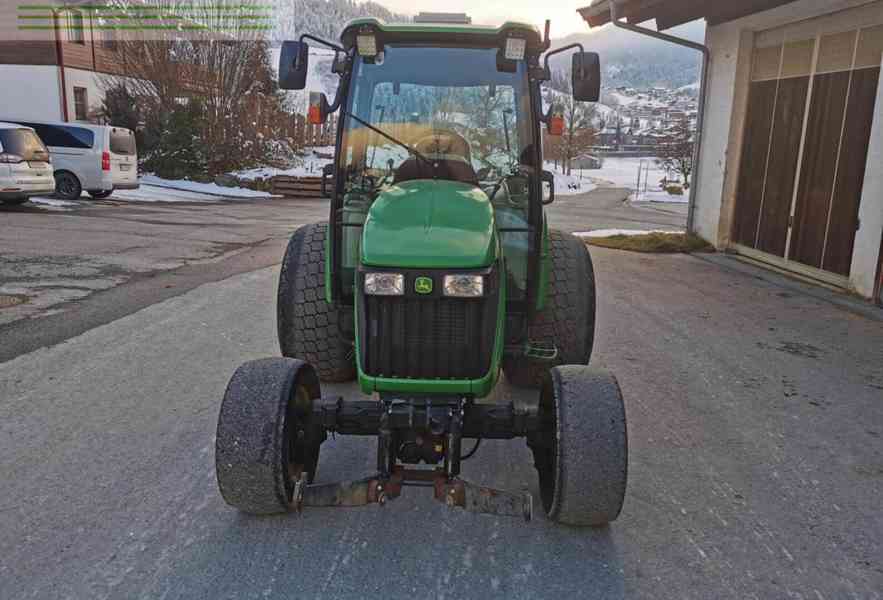 Traktor John Deere 4720 - foto 2