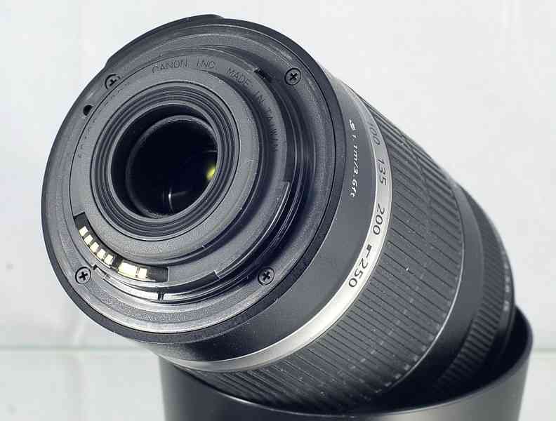 Canon EF-S 55-250mm f/4-5.6 IS **APS-C formát  - foto 5