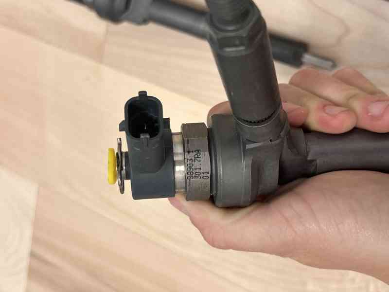 Nový vstřikovač Bosch 0445110118 / 0986435082 - foto 3
