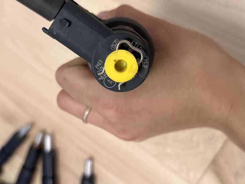 Nový vstřikovač Bosch 0445110118 / 0986435082 - foto 2