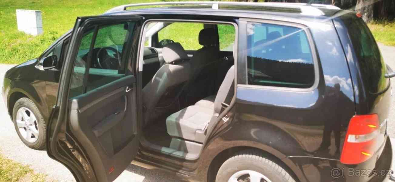 Volkswagen Touran 2,0 TDI DSG 2005 bez DPF - foto 7