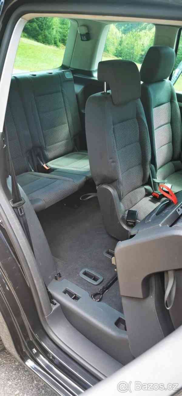 Volkswagen Touran 2,0 TDI DSG 2005 bez DPF - foto 9
