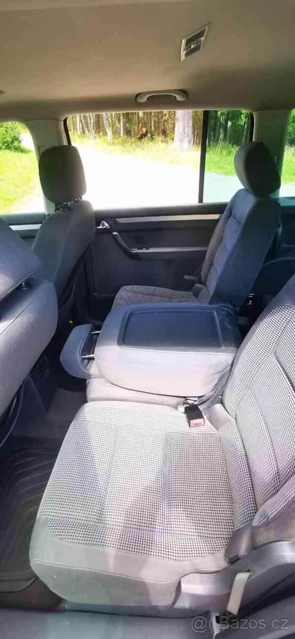 Volkswagen Touran 2,0 TDI DSG 2005 bez DPF - foto 16