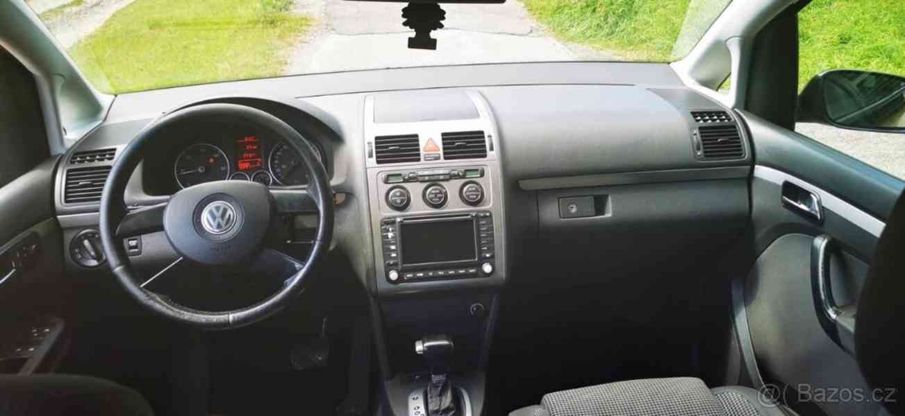 Volkswagen Touran 2,0 TDI DSG 2005 bez DPF - foto 8