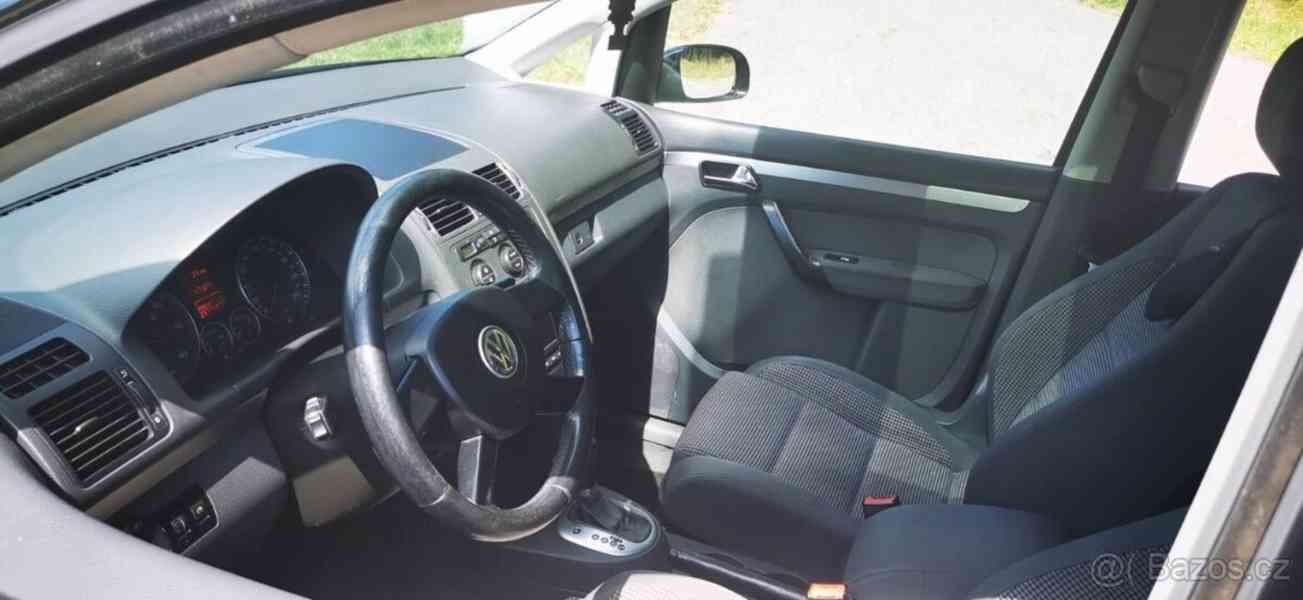 Volkswagen Touran 2,0 TDI DSG 2005 bez DPF - foto 4