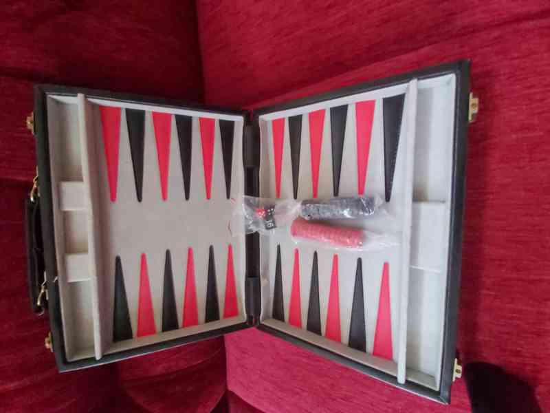 Prodám jednu z nejstatrších deskových her Blackgammon  - foto 6