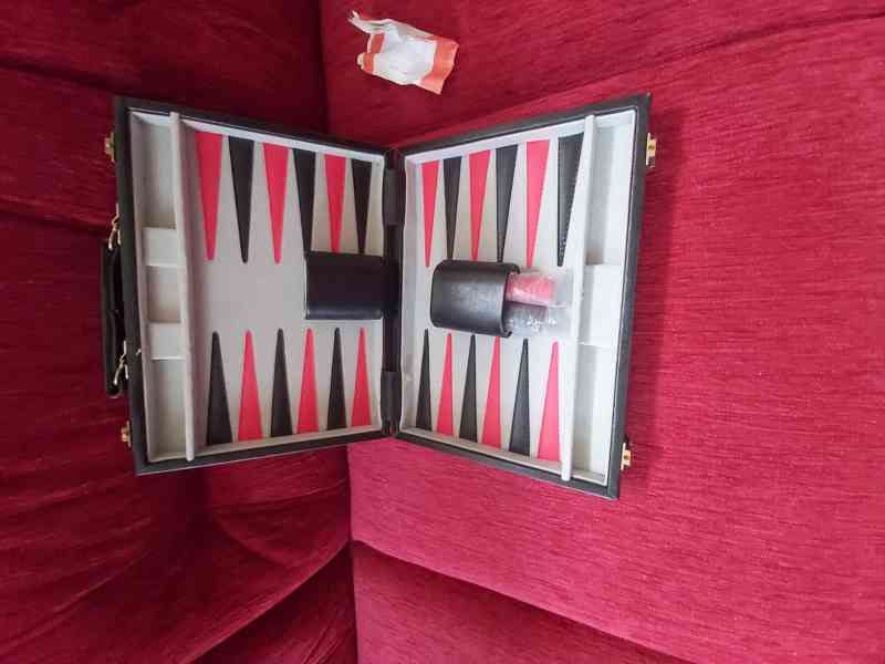 Prodám jednu z nejstatrších deskových her Blackgammon  - foto 2