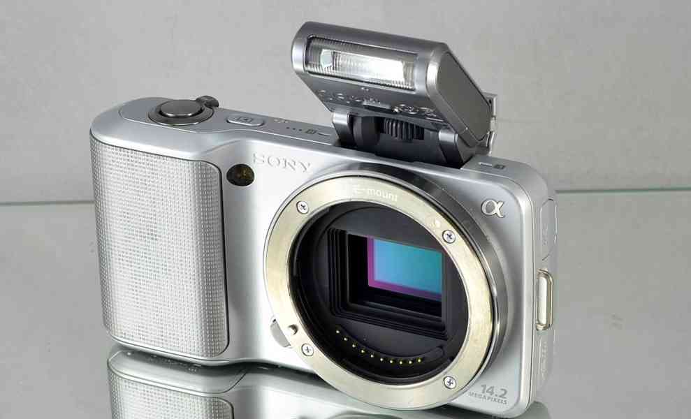 Sony NEX-3 + 18-55 mm  *14MP*HDV*RAW* 27000 Exp. - foto 5