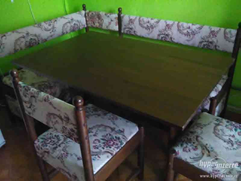 Jídelní set (rohová lavice, 2 židle a stůl) - foto 1